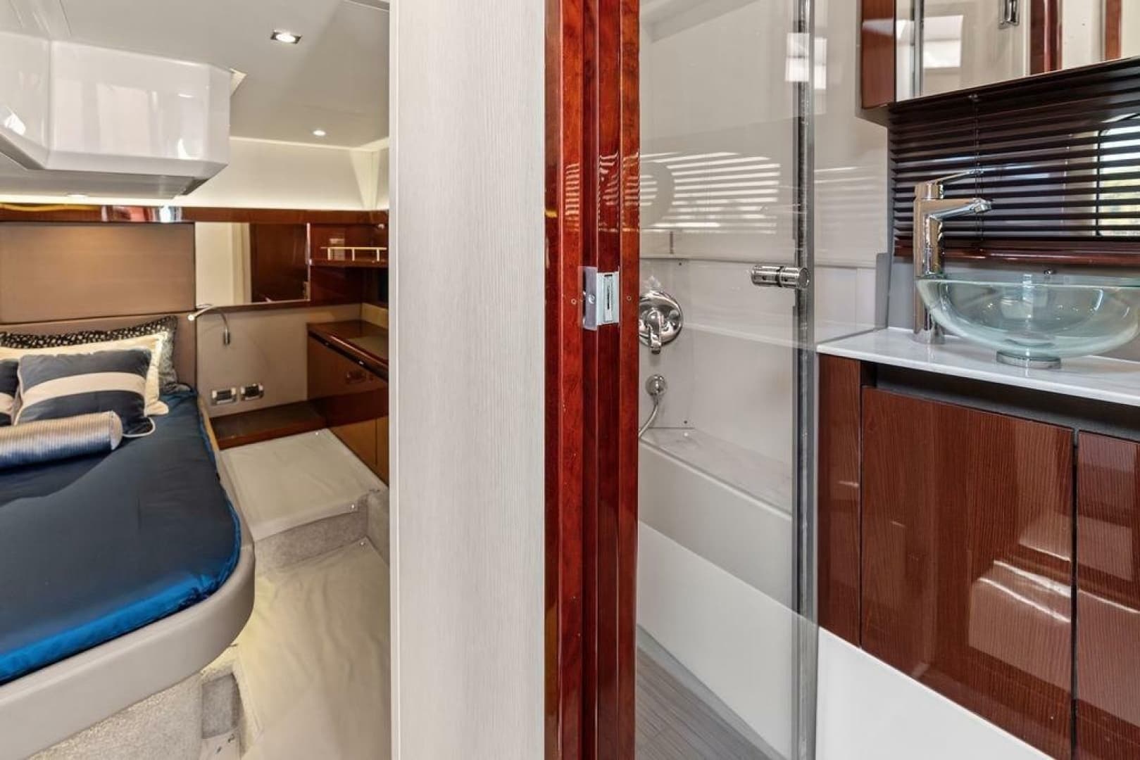 2018 Sea Ray Fly 460