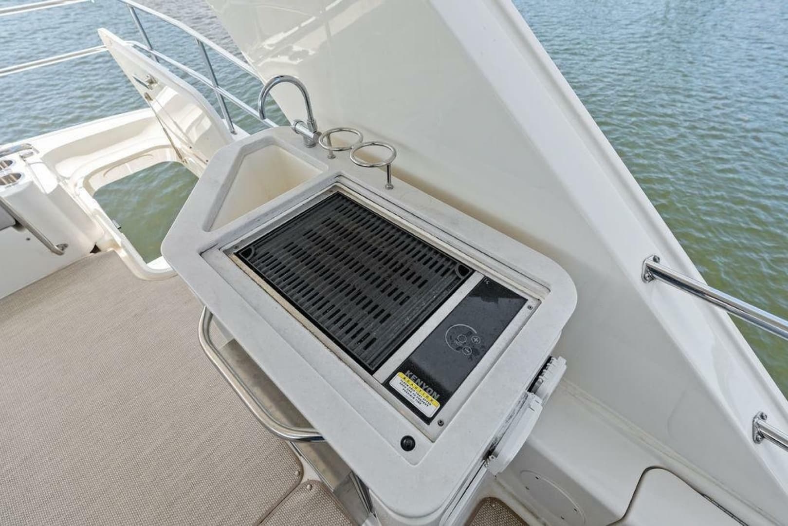 2018 Sea Ray Fly 460