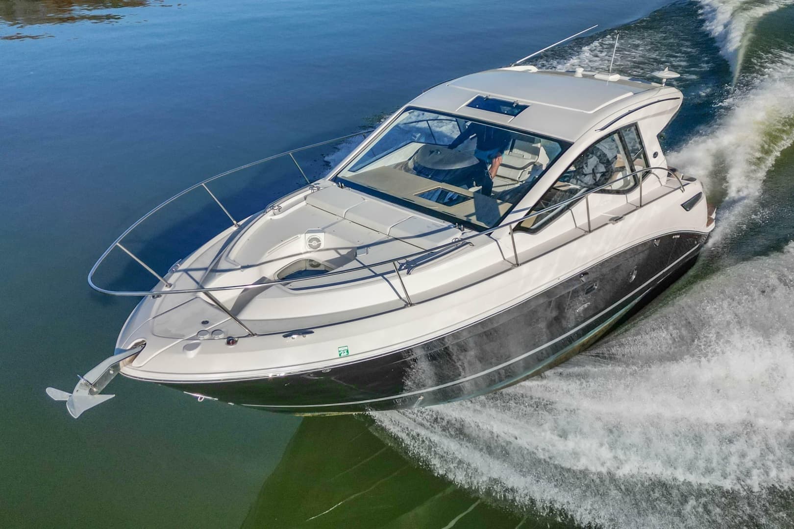 2018 Sea Ray Sundancer 350 Coupe
