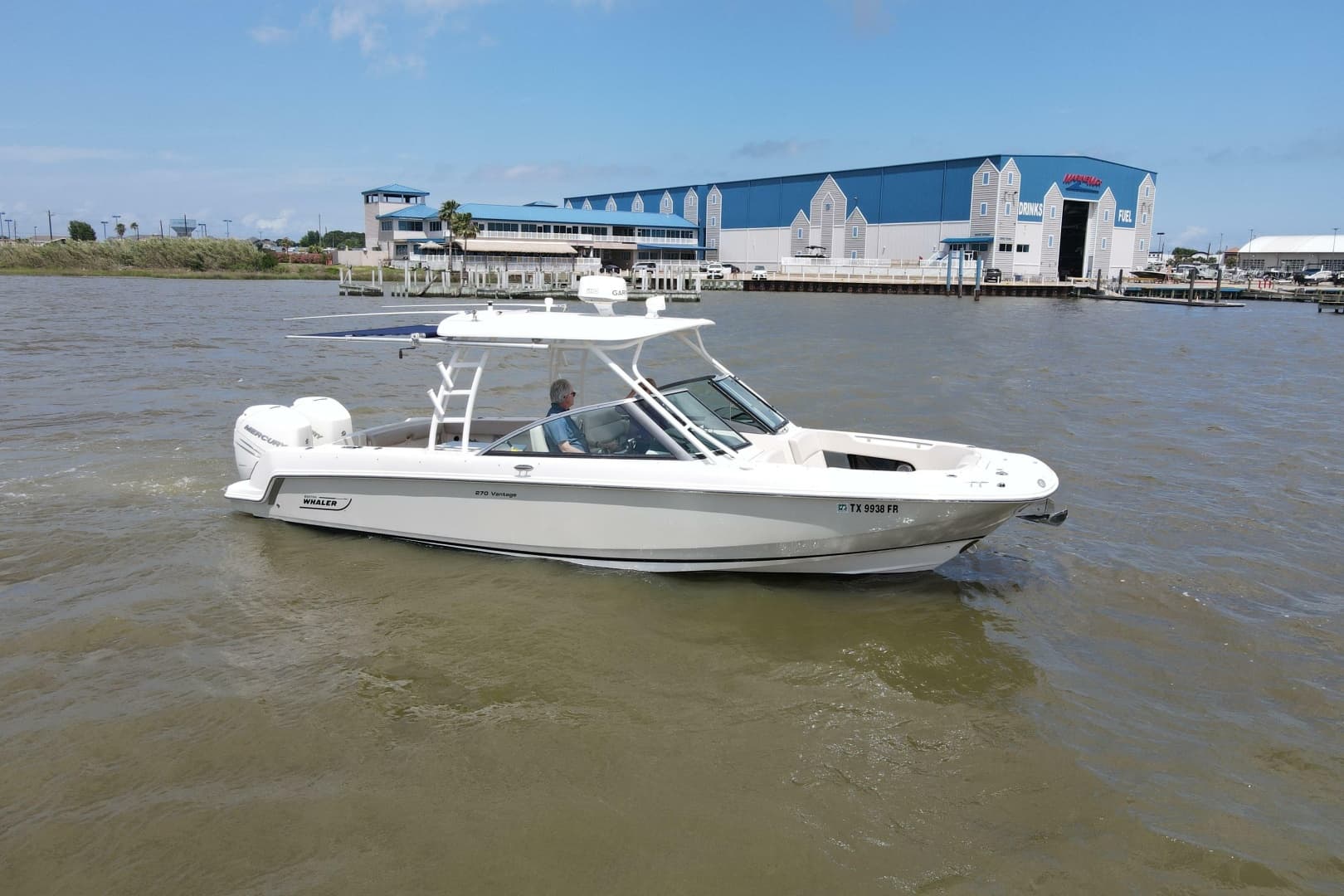 2017 Boston Whaler 270 Vantage