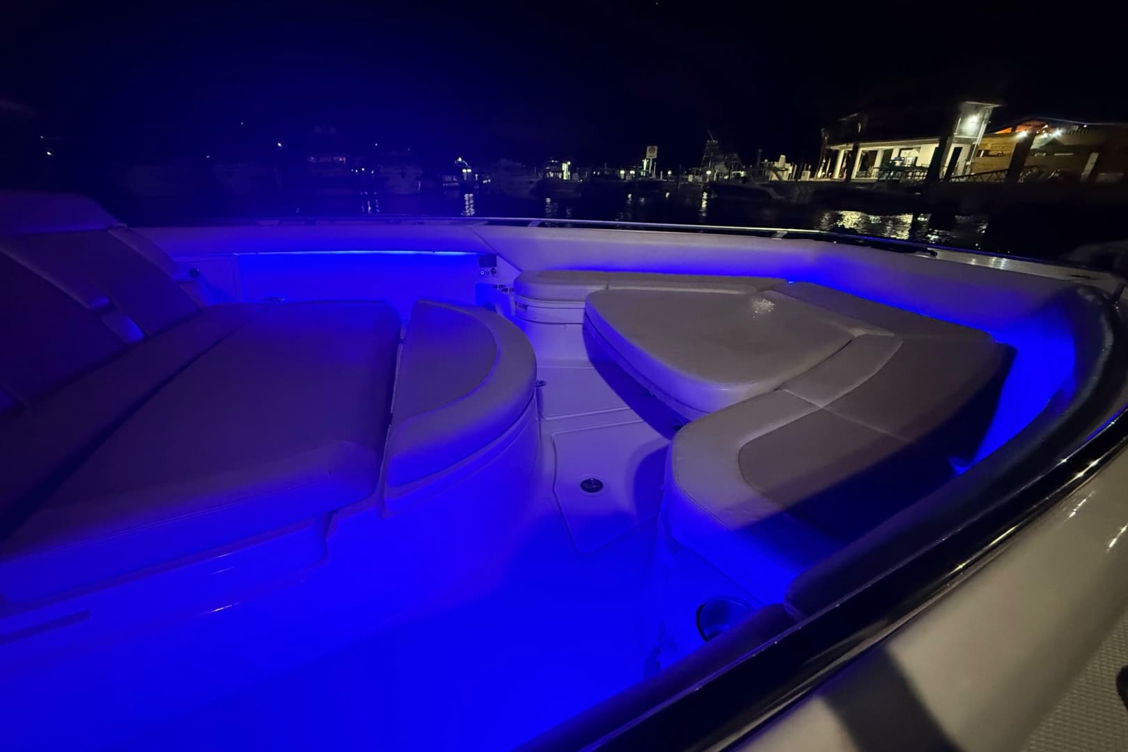 2017 Boston Whaler 420 Outrage