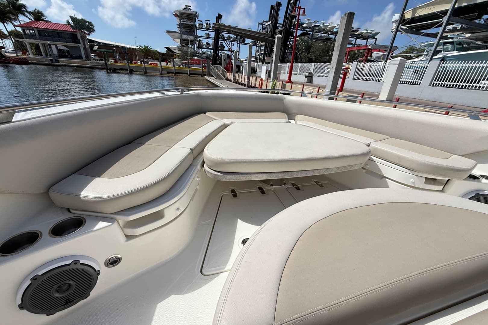 2017 Boston Whaler 420 Outrage