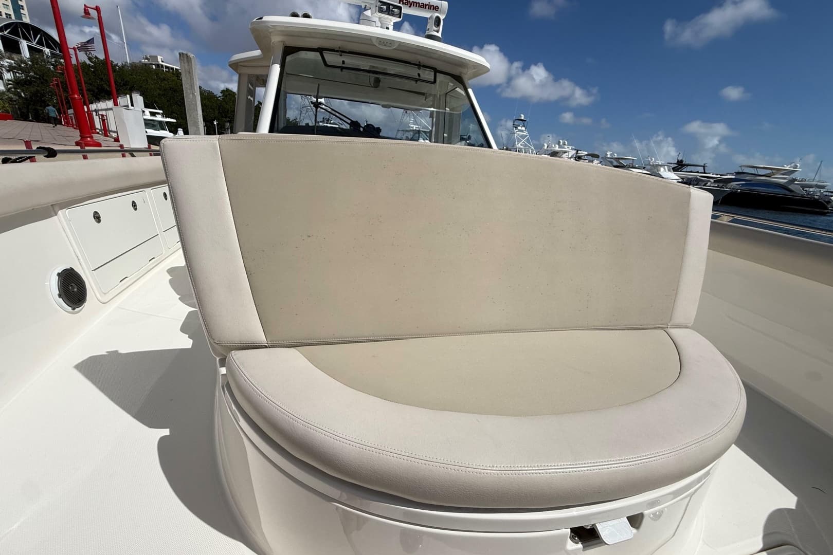 2017 Boston Whaler 420 Outrage