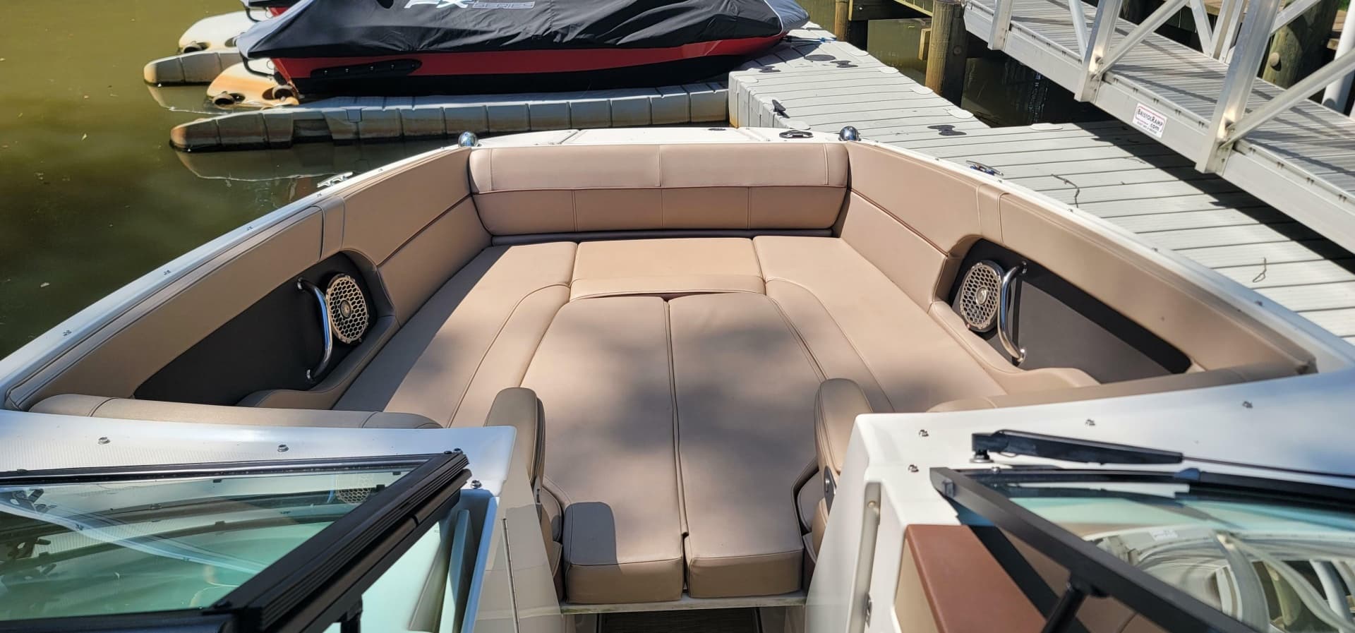 2017 Sea Ray SDX 240 Outboard