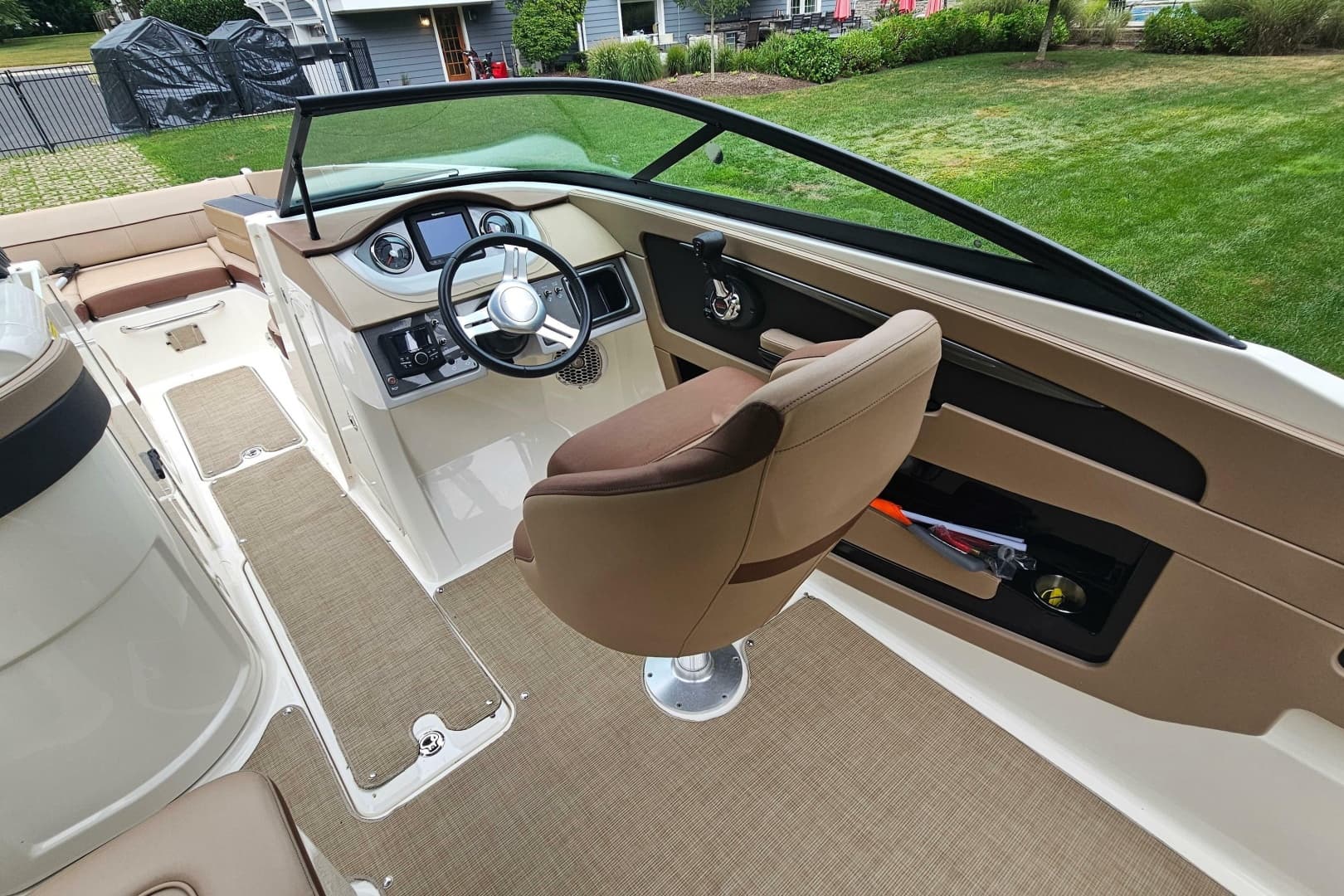 2017 Sea Ray SDX 240 Outboard