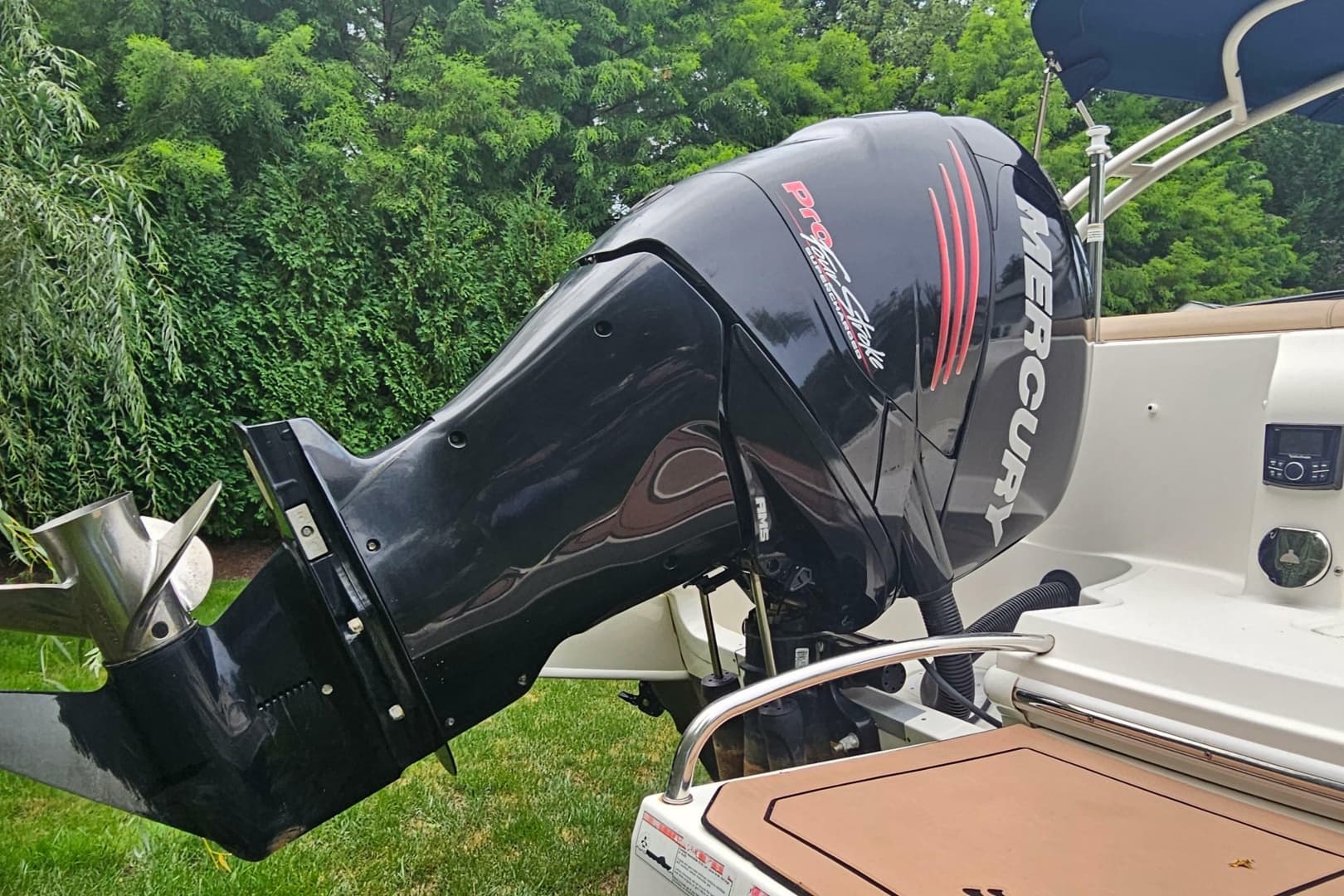 2017 Sea Ray SDX 240 Outboard