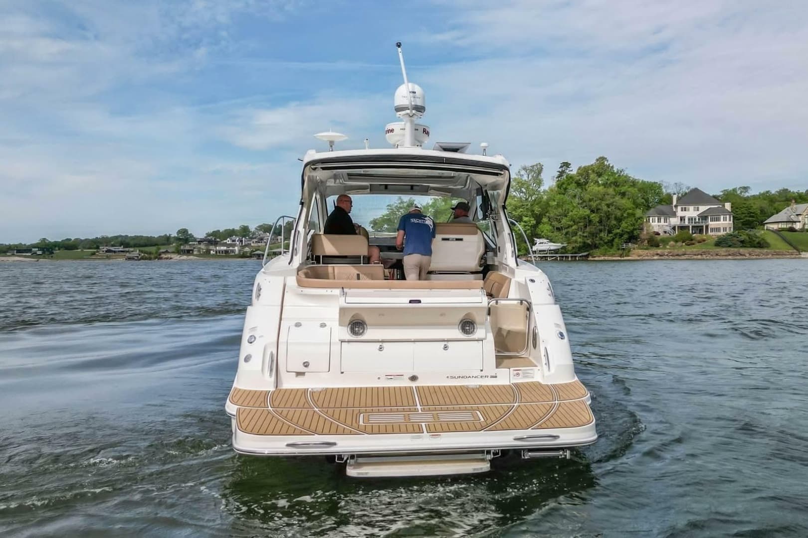 2017 Sea Ray Sundancer 350 Coupe