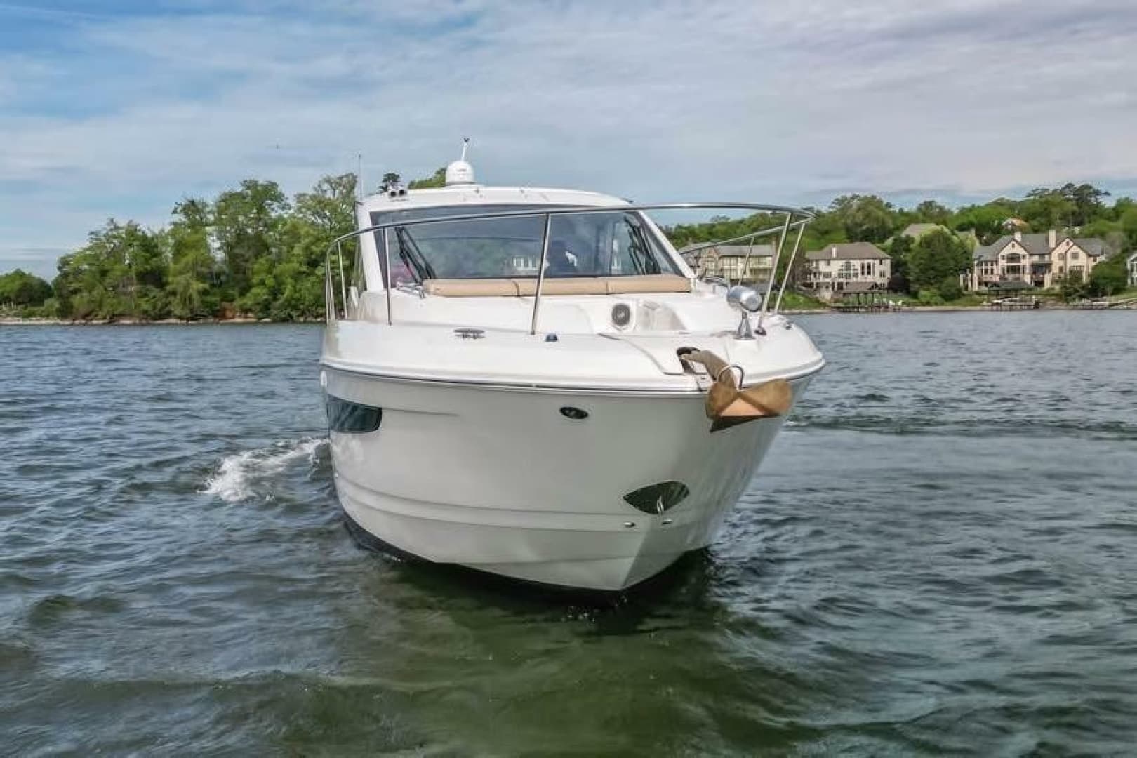 2017 Sea Ray Sundancer 350 Coupe