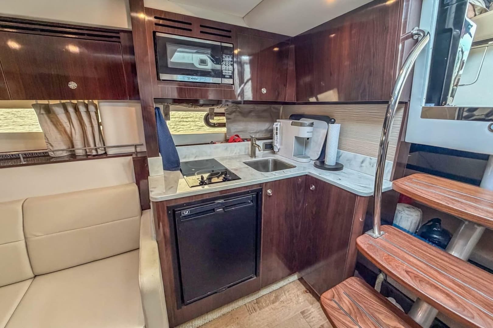 2017 Sea Ray Sundancer 350 Coupe