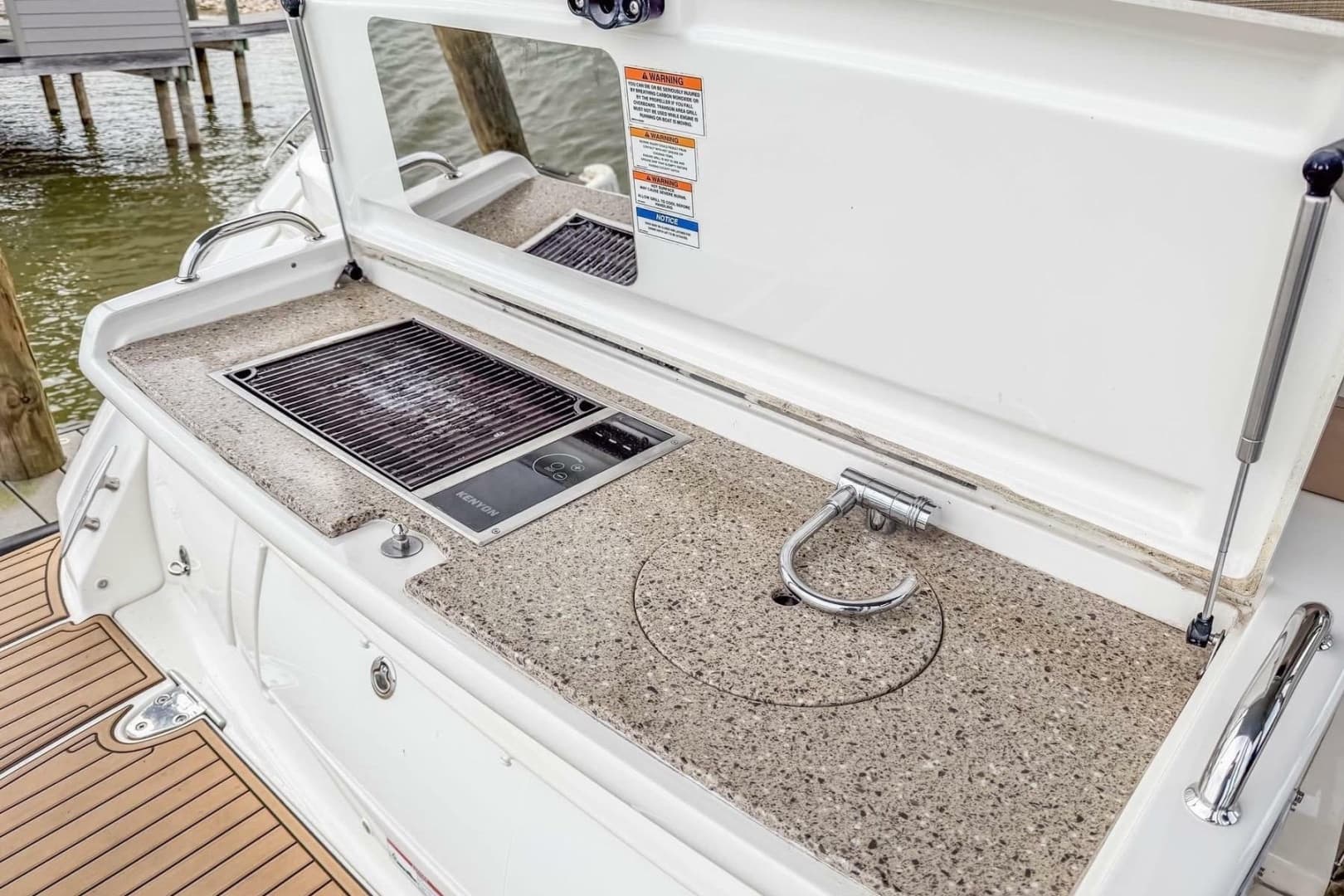 2017 Sea Ray Sundancer 350 Coupe