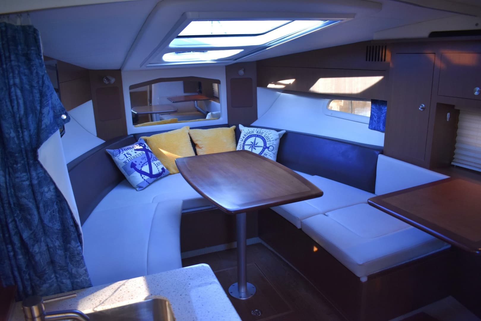 2016 Sea Ray Sundancer 310