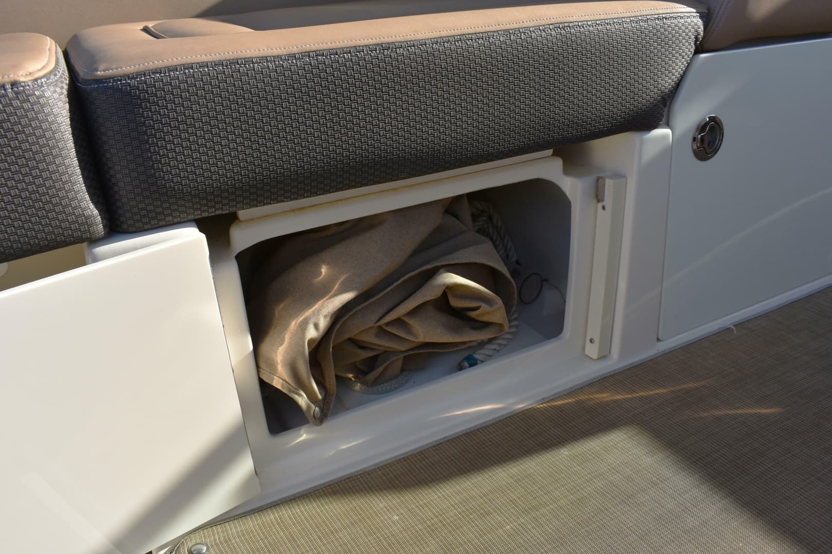2016 Sea Ray Sundancer 310
