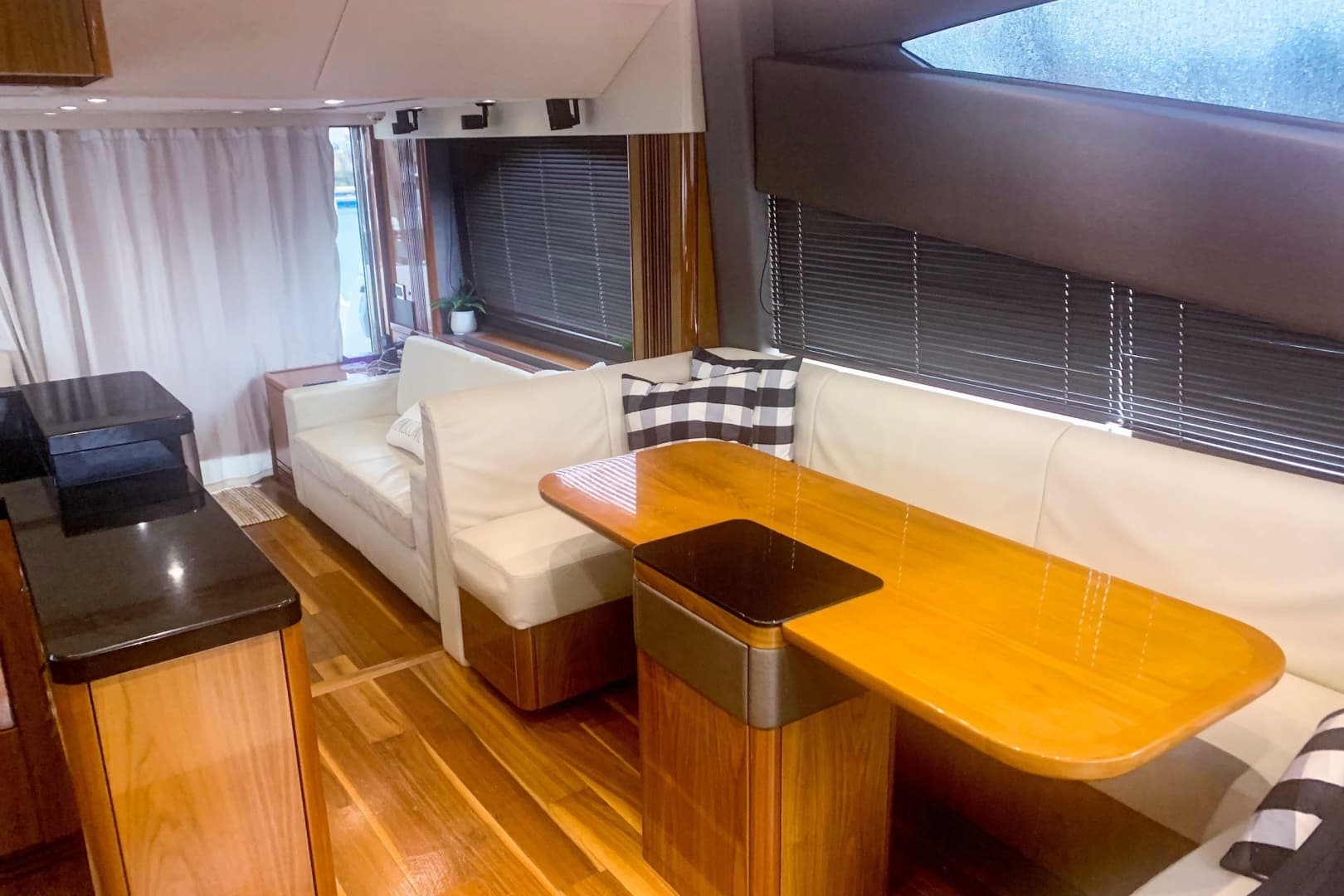 2016 Sunseeker Manhattan 65