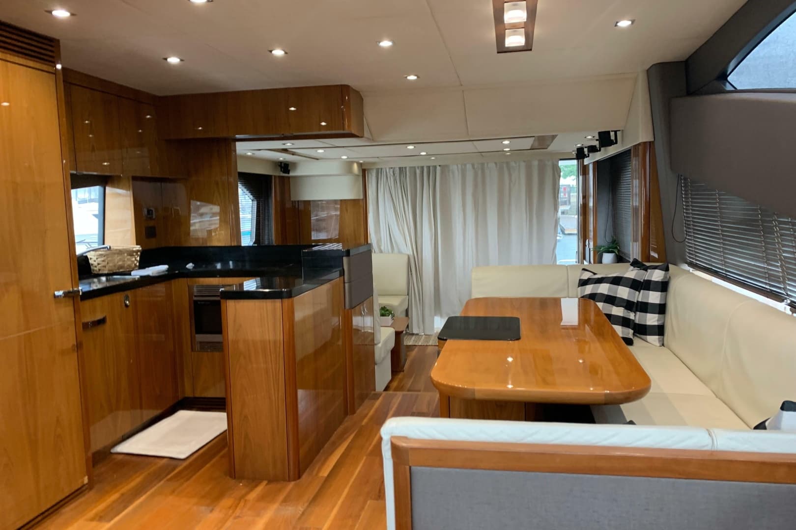 2016 Sunseeker Manhattan 65