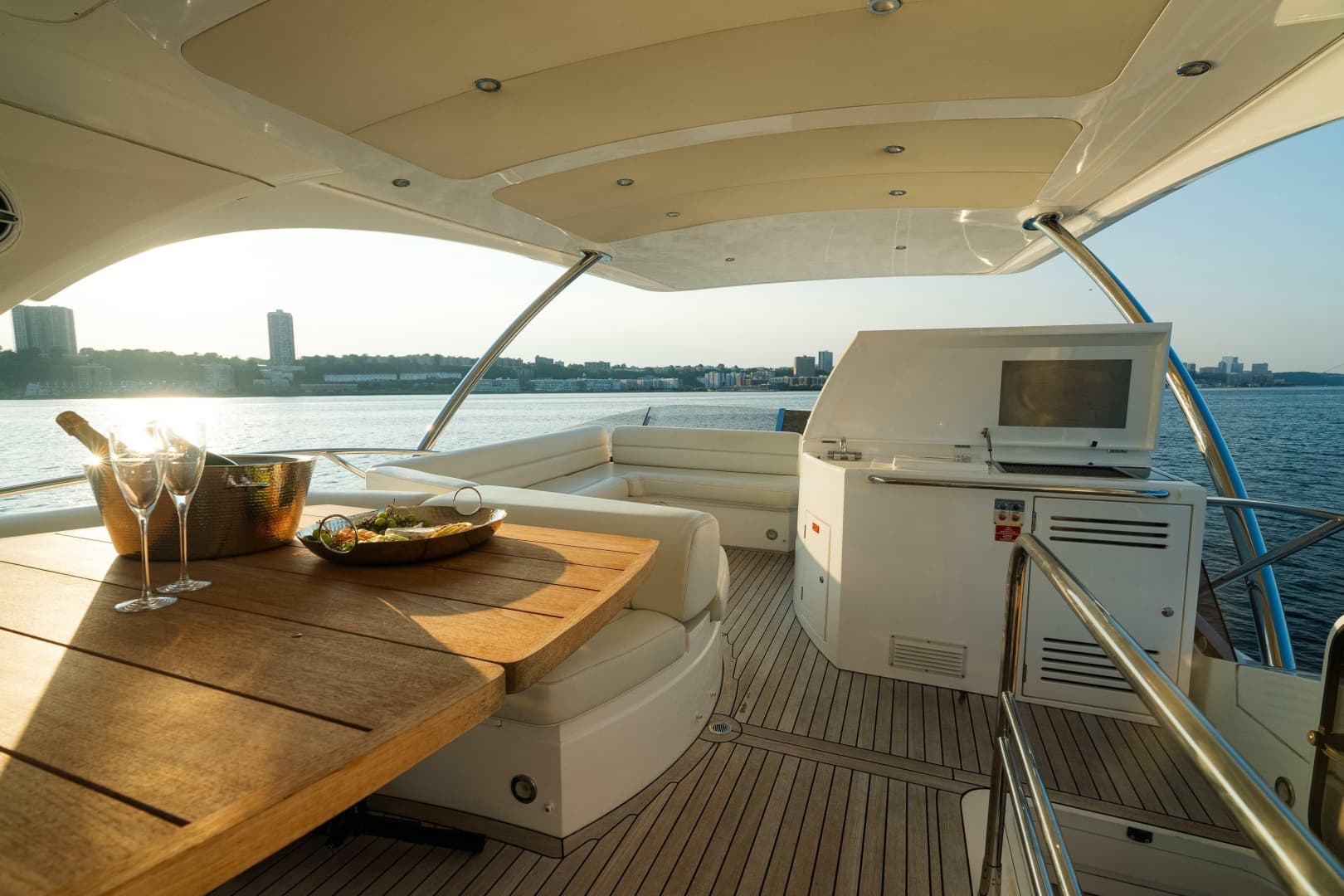 2016 Sunseeker Manhattan 65