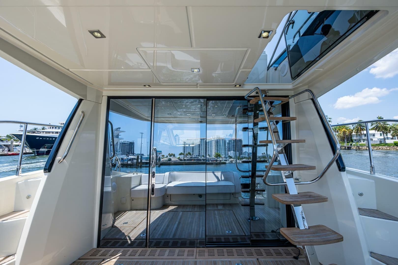 2015 Beneteau Monte Carlo 4