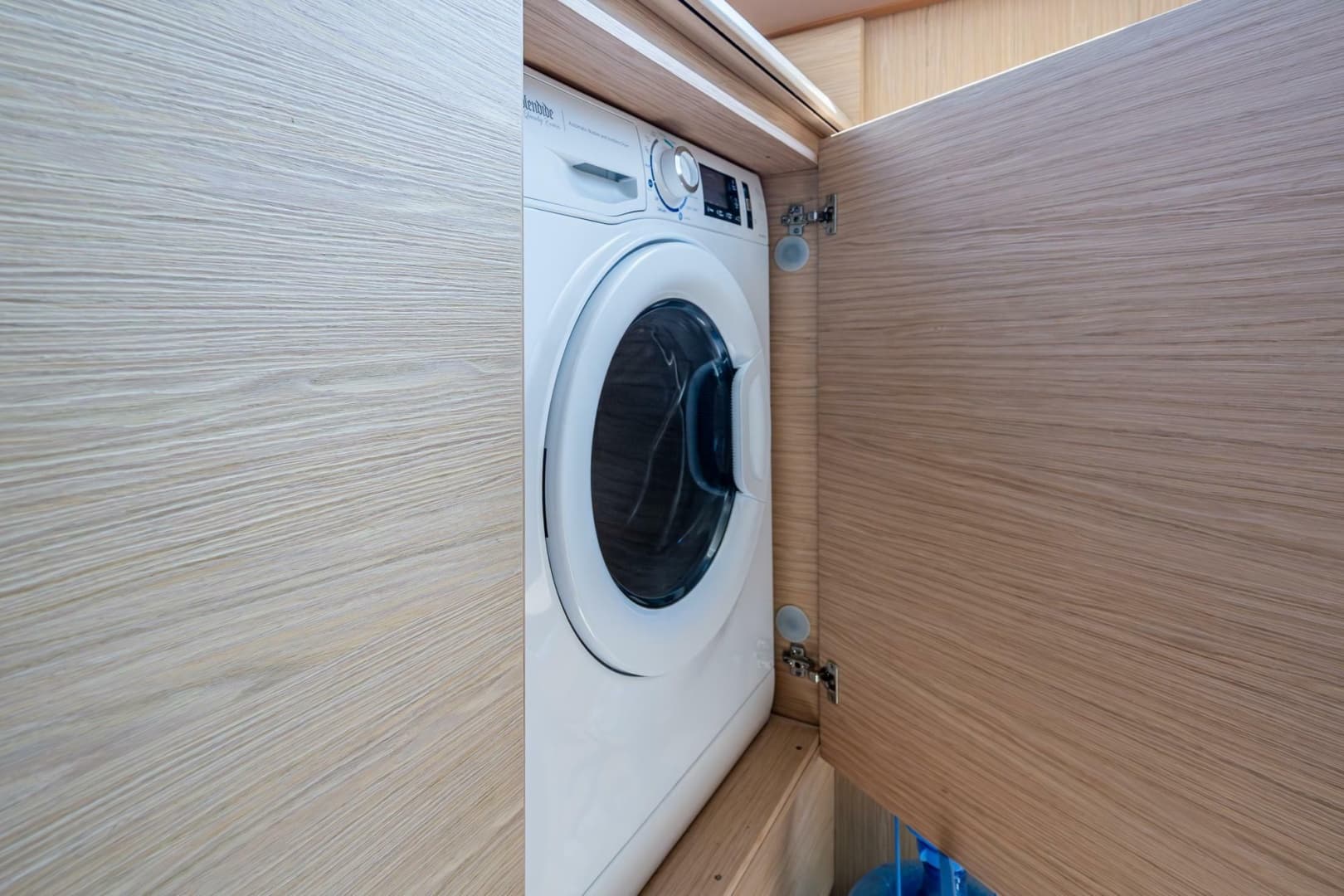 2015 Beneteau Monte Carlo 4