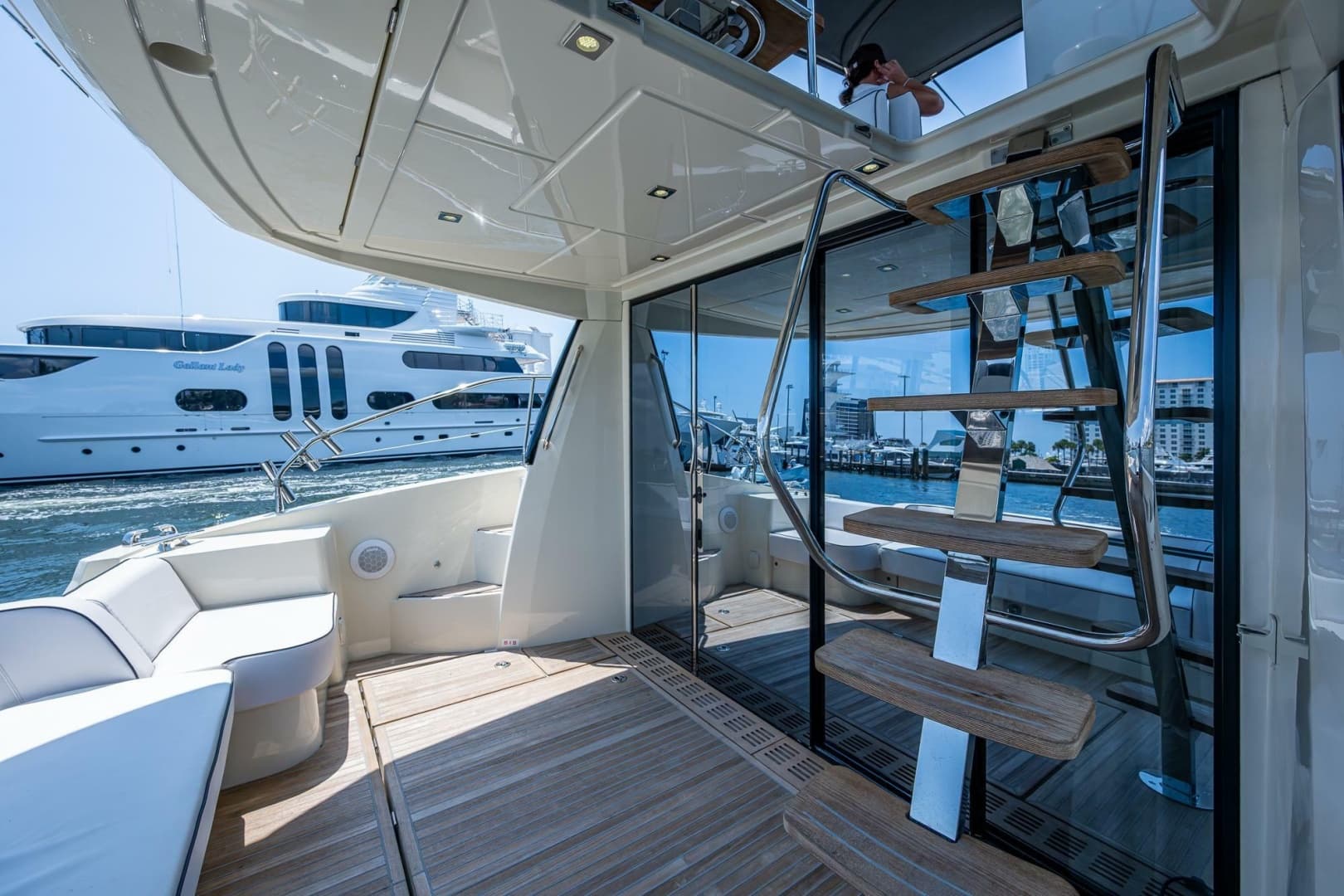 2015 Beneteau Monte Carlo 4
