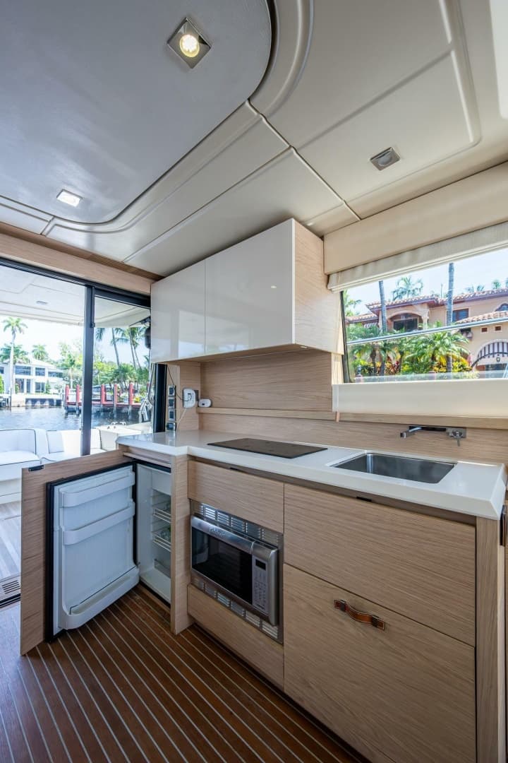 2015 Beneteau Monte Carlo 4