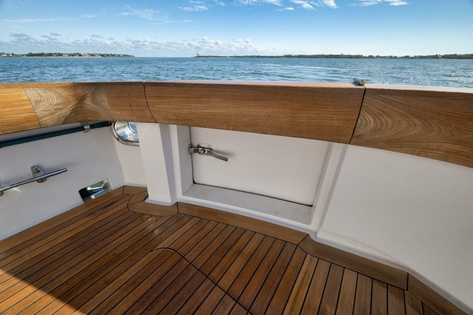 2015 Hatteras GT70
