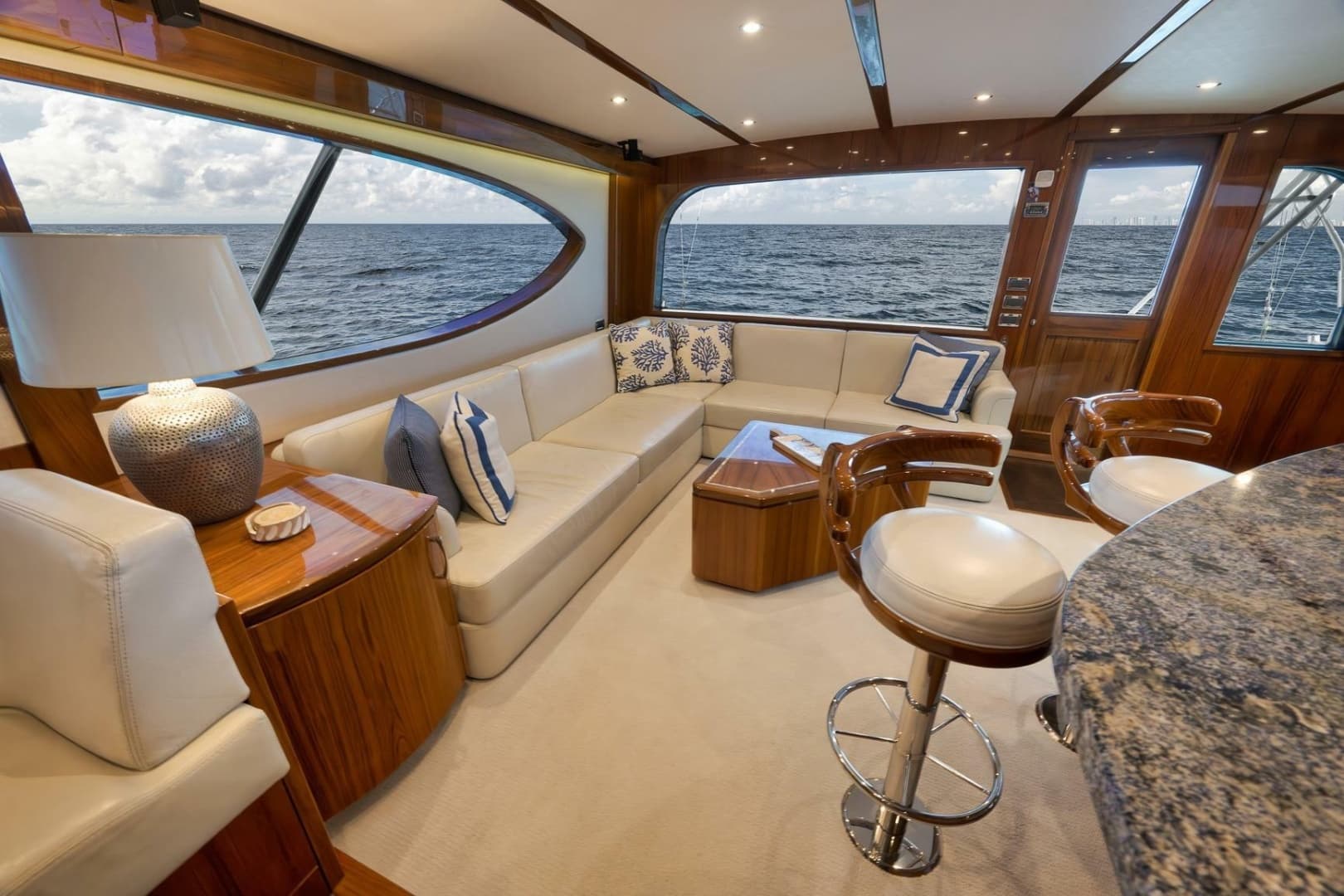 2015 Hatteras GT70
