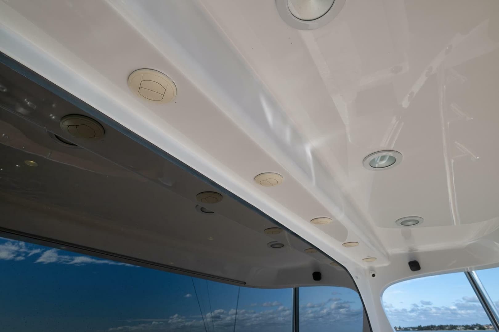 2015 Hatteras GT70
