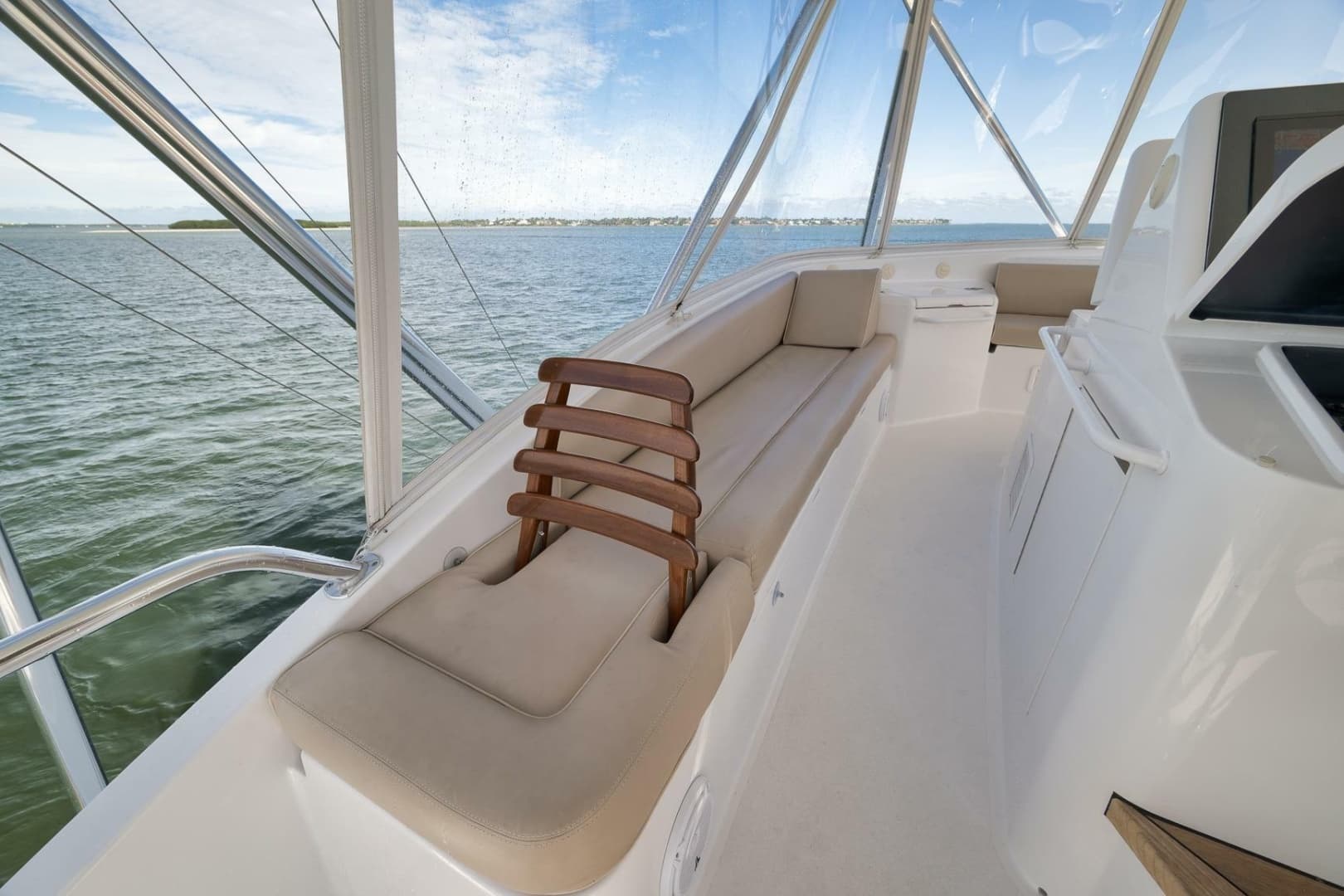 2015 Hatteras GT70