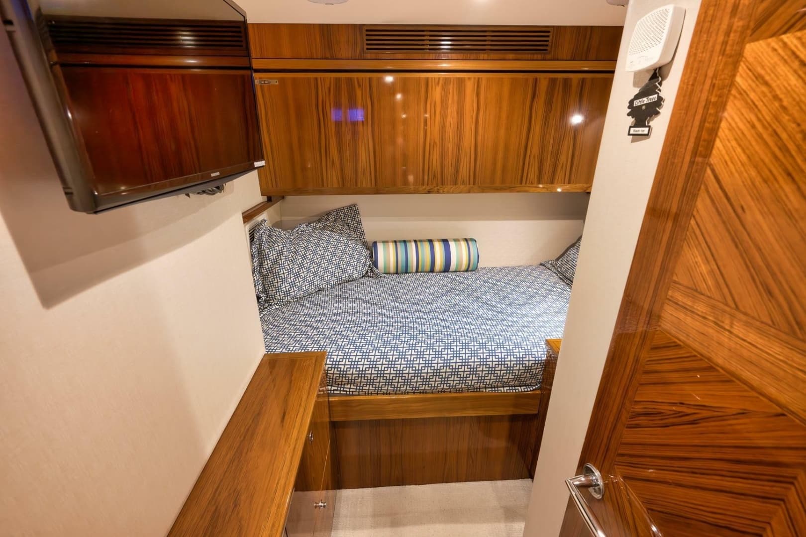 2015 Hatteras GT70