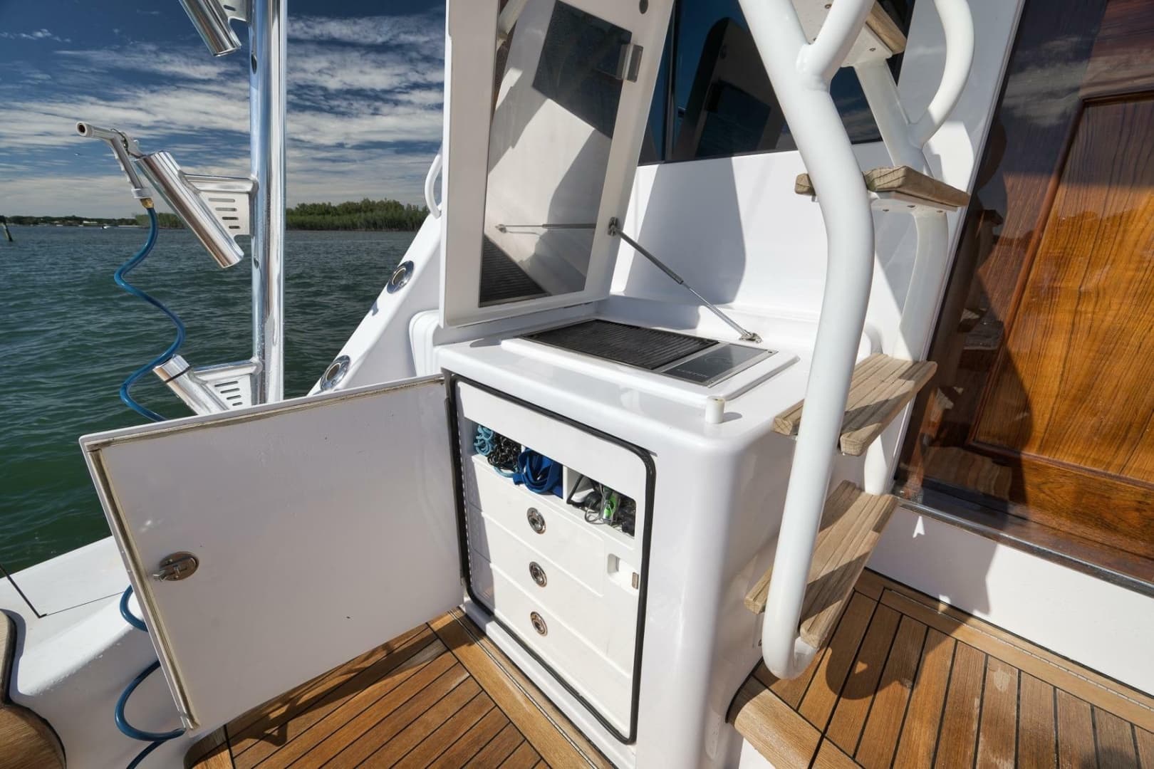 2015 Hatteras GT70