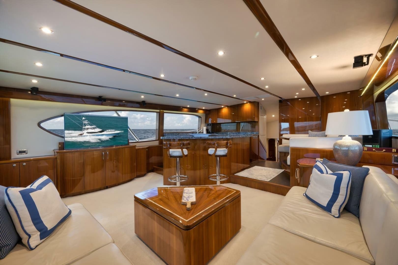 2015 Hatteras GT70