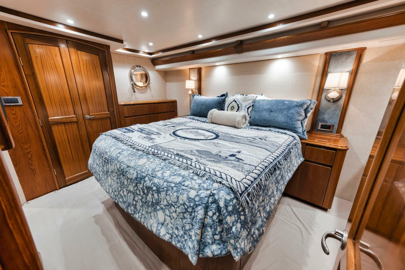 2015 Viking 70 Convertible