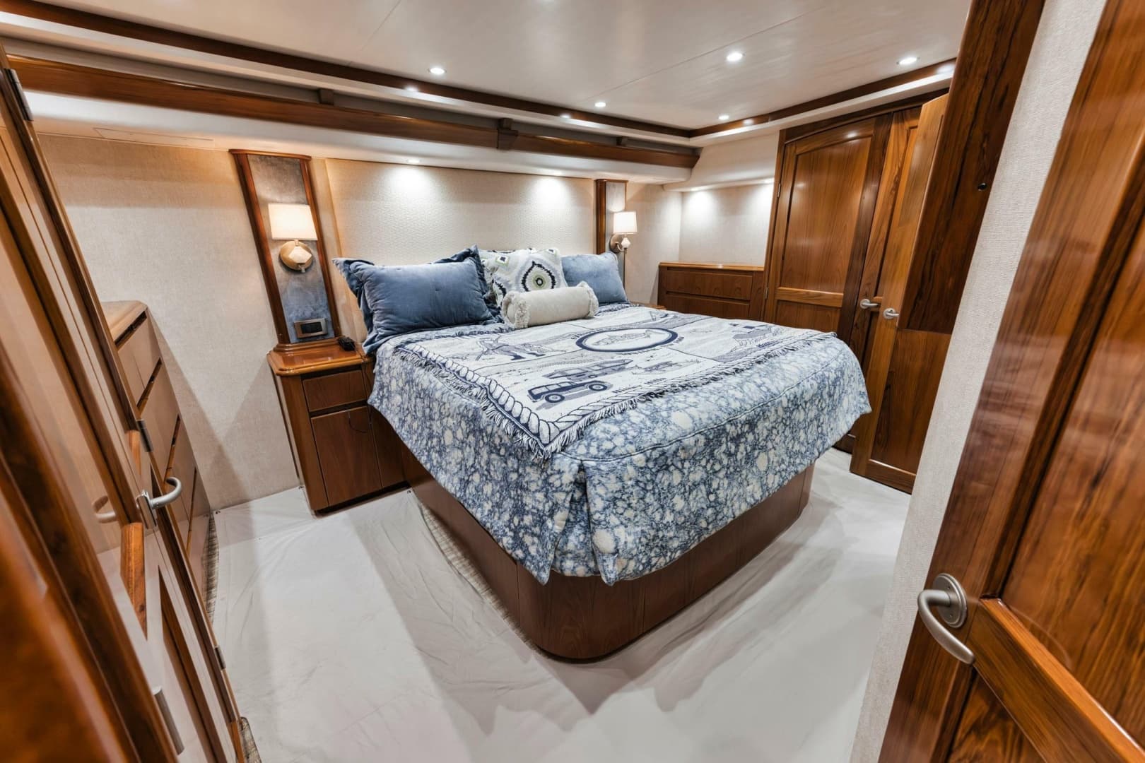 2015 Viking 70 Convertible