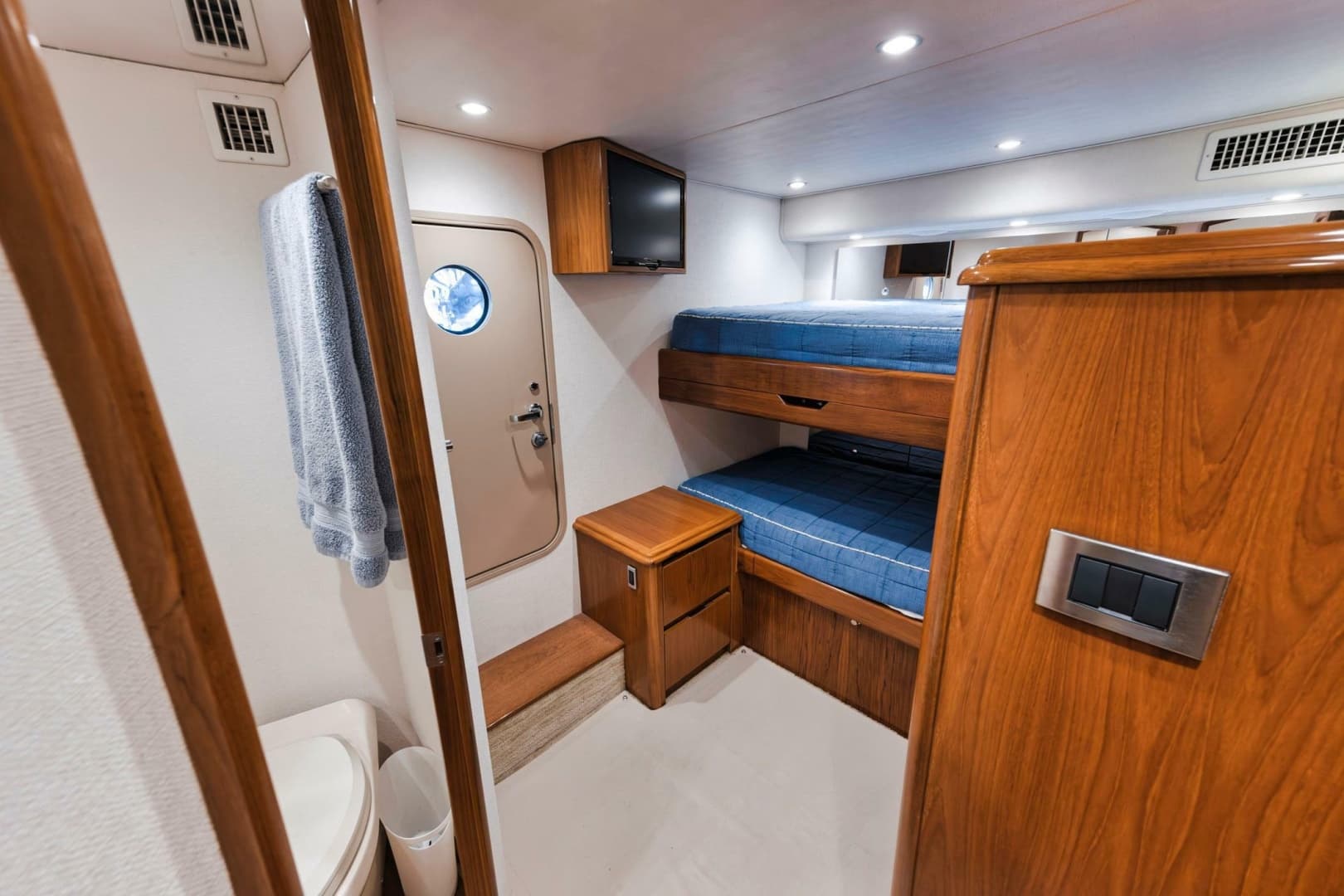 2015 Viking 70 Convertible