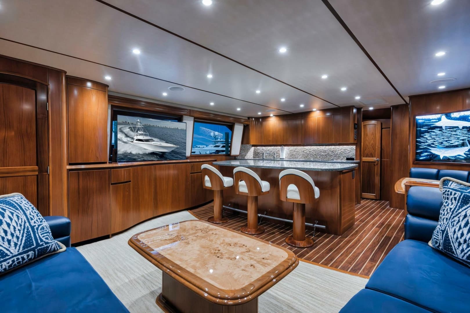 2015 Viking 70 Convertible