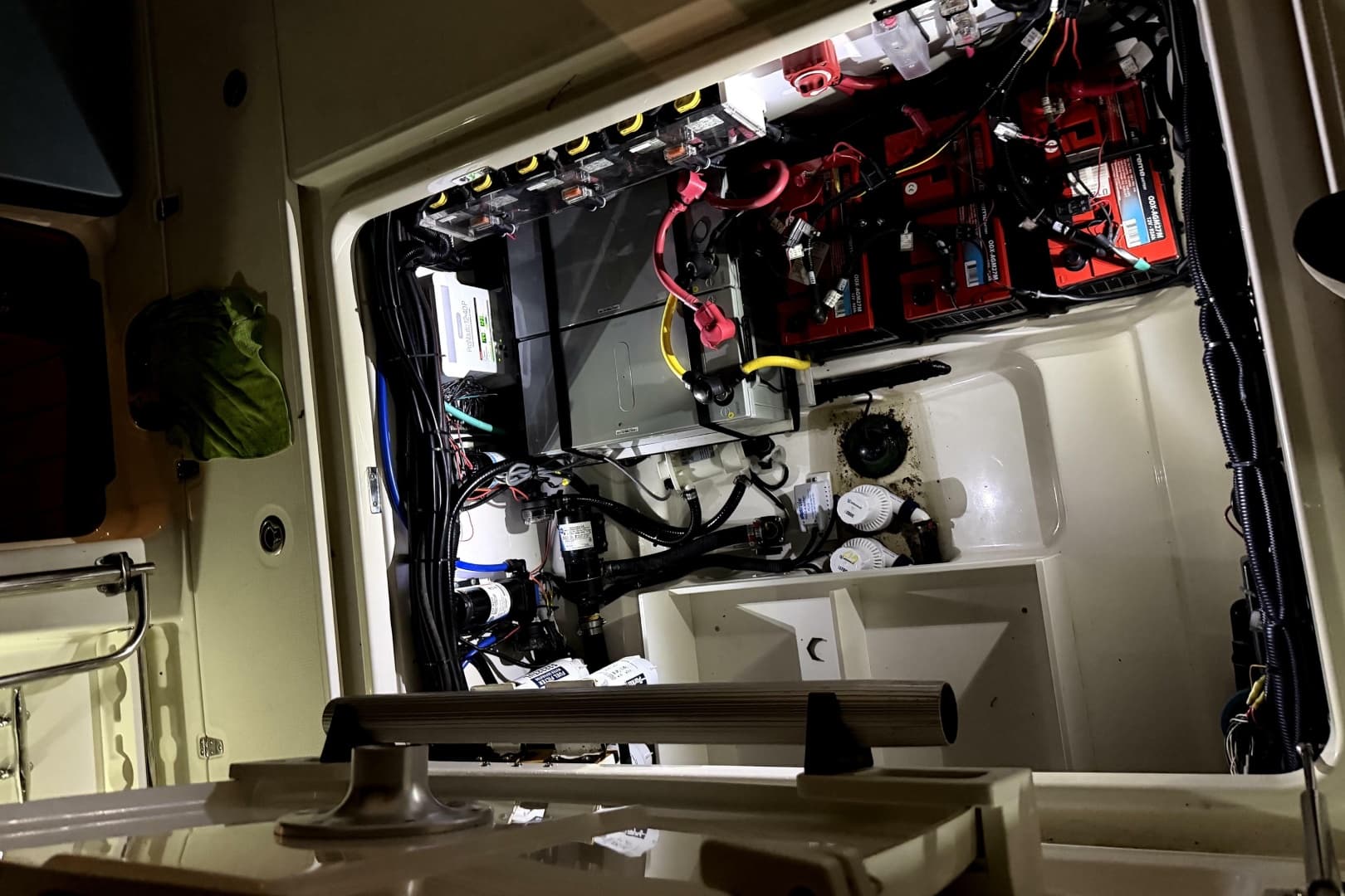 2014 Boston Whaler 350 Outrage