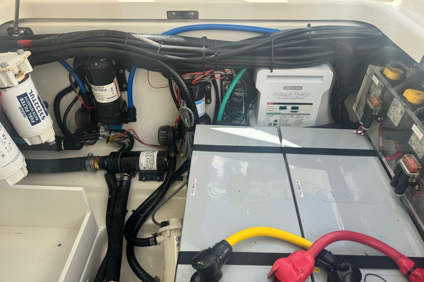 2014 Boston Whaler 350 Outrage