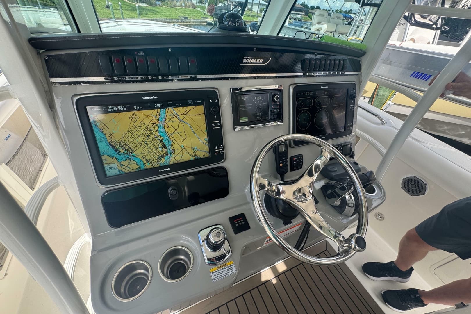 2014 Boston Whaler 350 Outrage