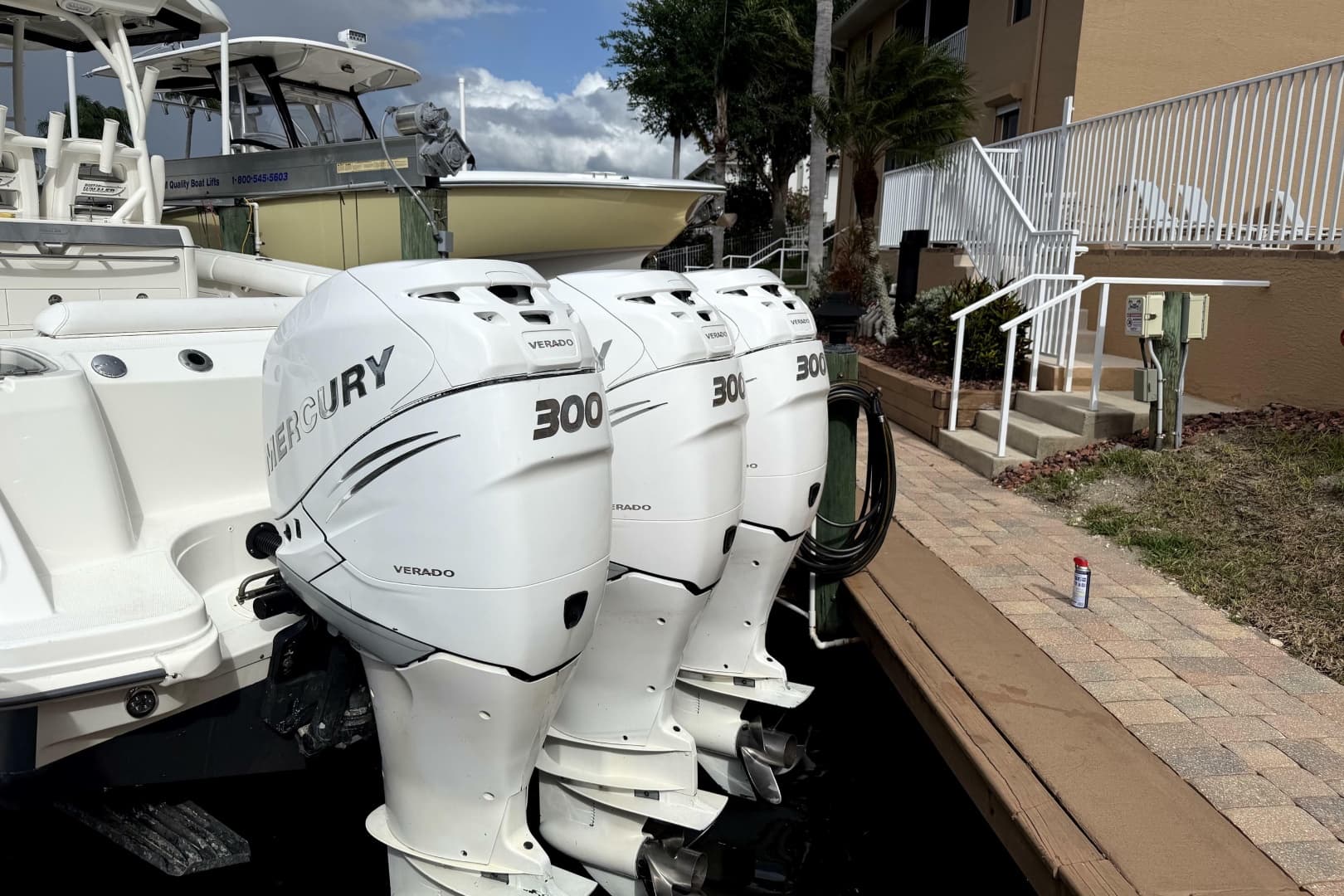 2014 Boston Whaler 350 Outrage