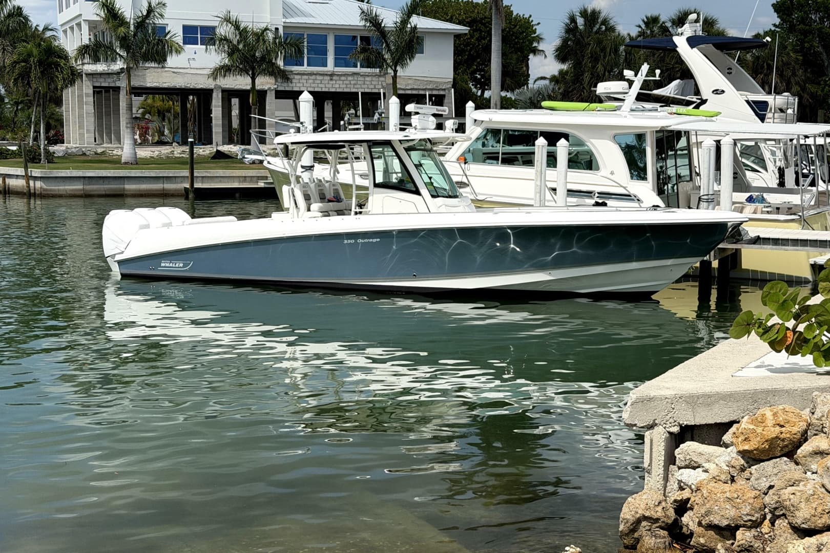 2014 Boston Whaler 350 Outrage