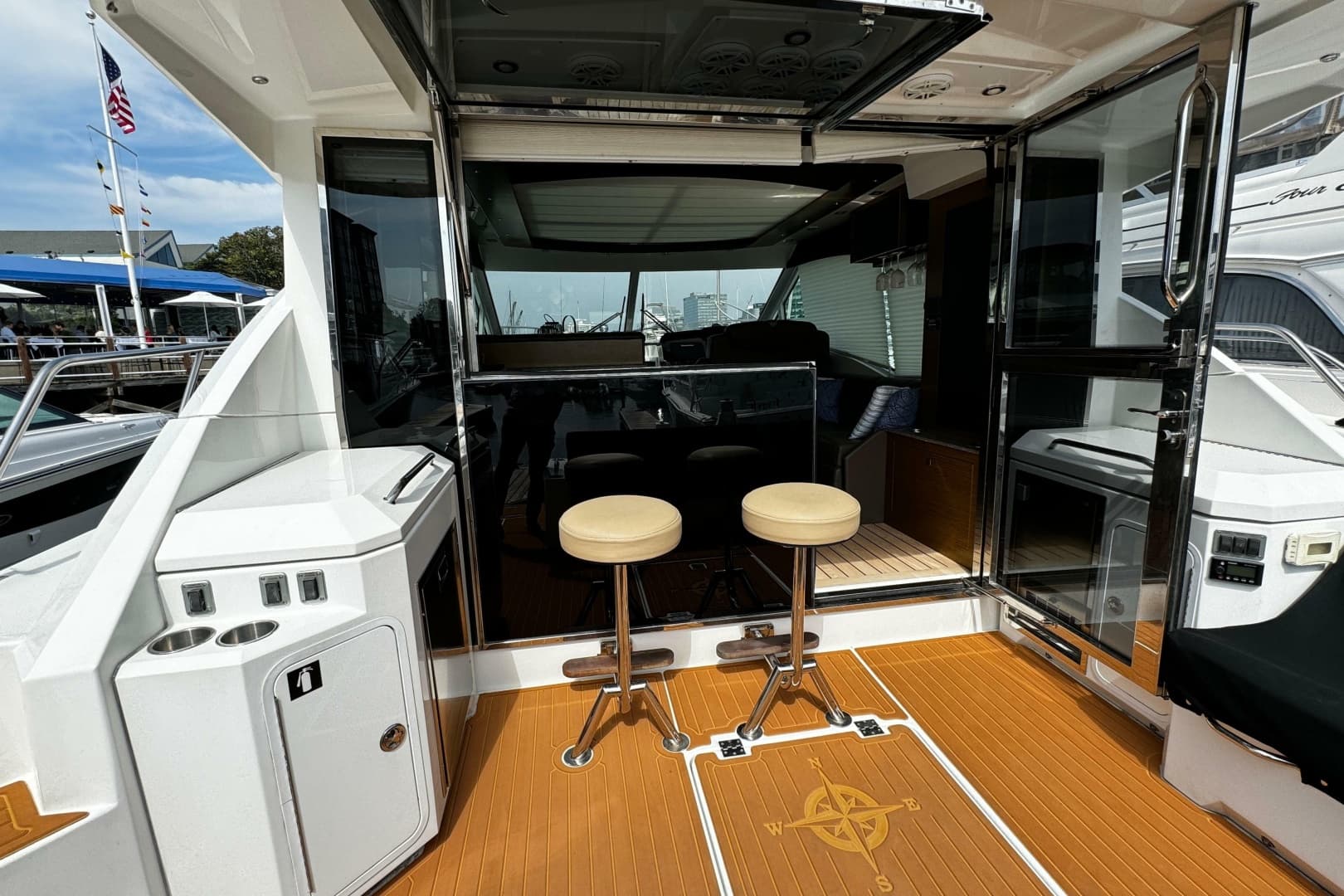 2014 Cruisers Yachts 45 Cantius