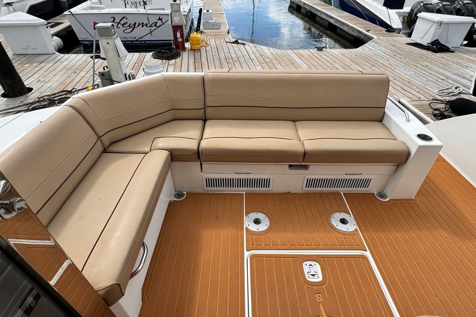 2014 Cruisers Yachts 45 Cantius