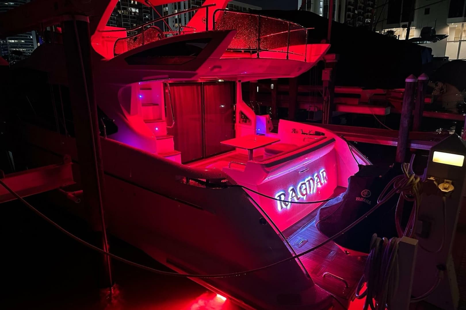 2013 Azimut Fly 53