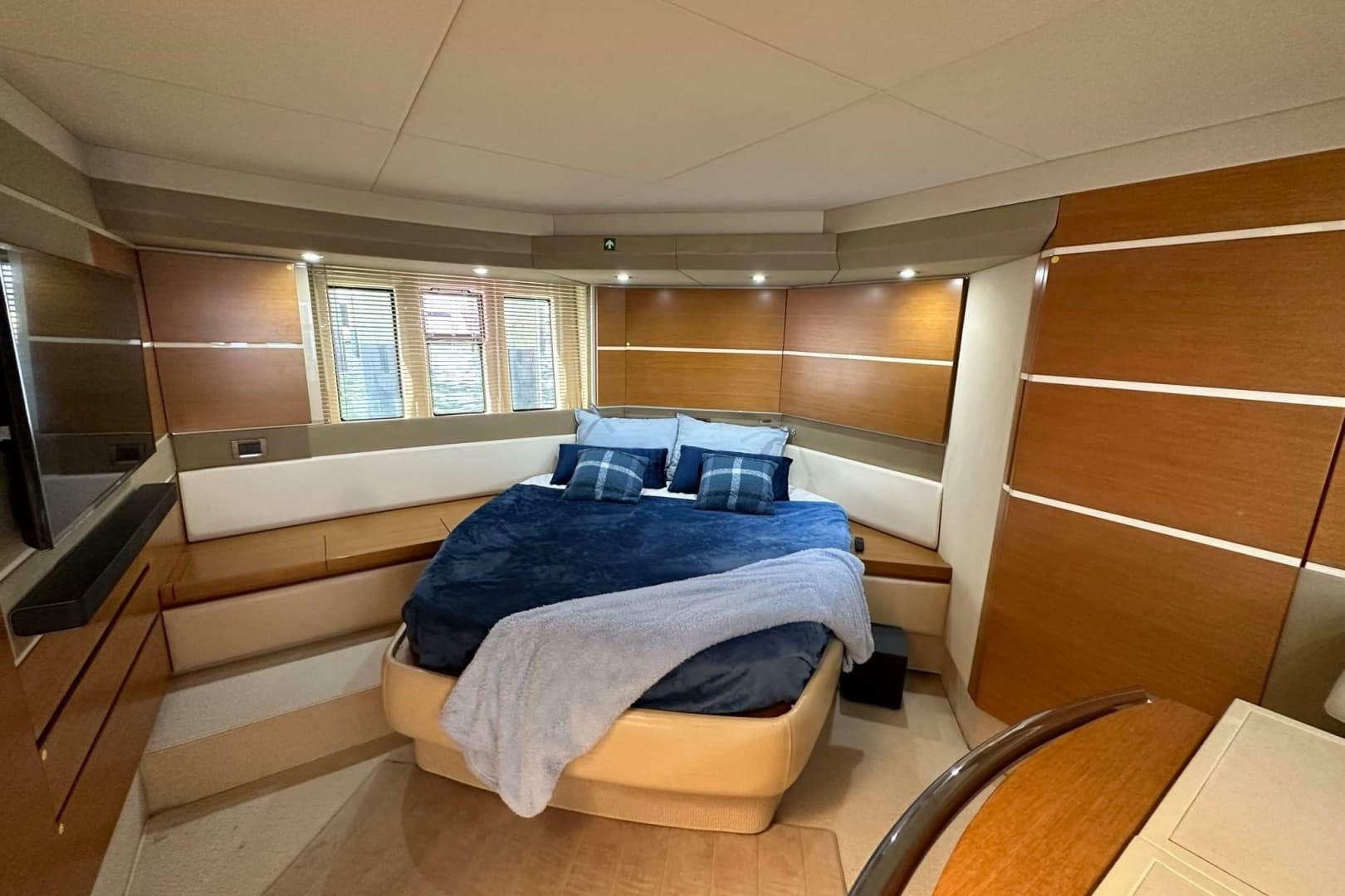 2013 Azimut Fly 53