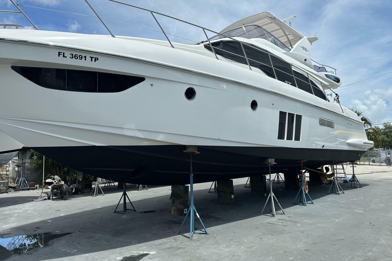 2013 Azimut Fly 53