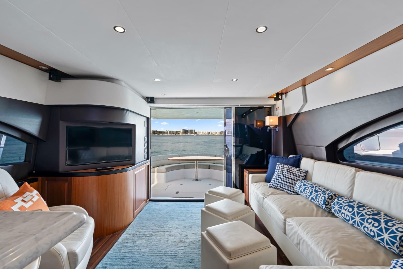 2013 Hatteras 60 Motor Yacht