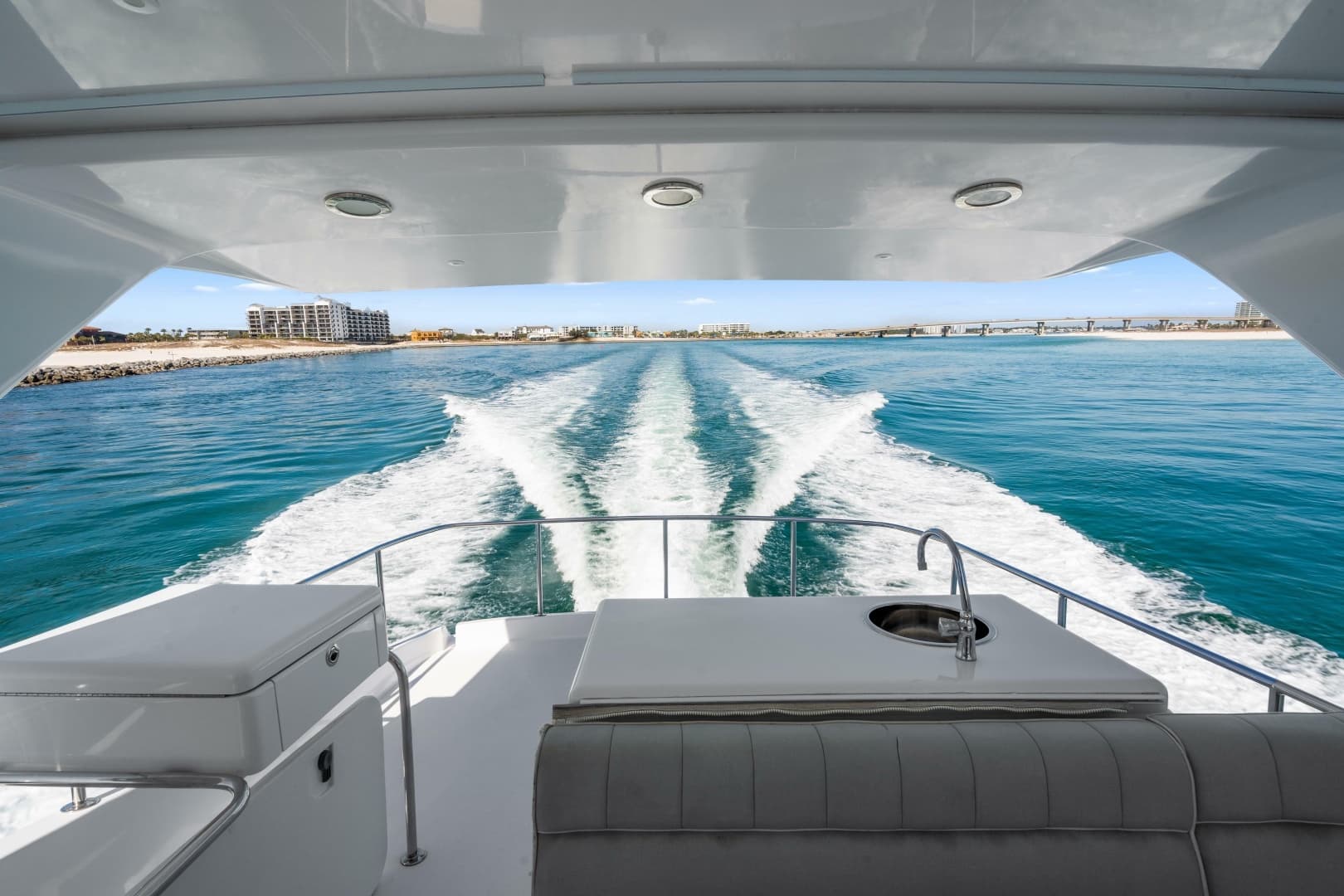 2013 Hatteras 60 Motor Yacht