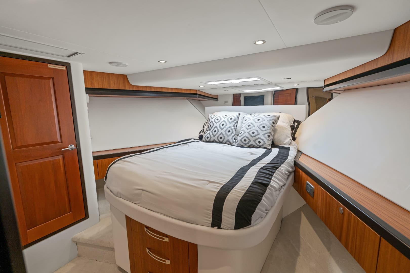 2013 Hatteras 60 Motor Yacht