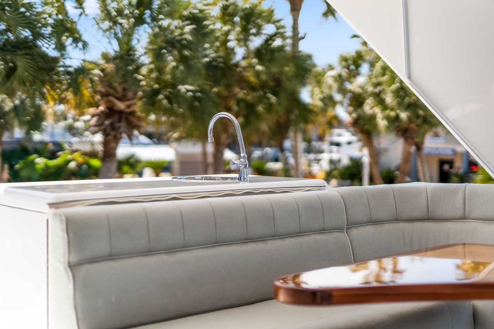 2013 Hatteras 60 Motor Yacht