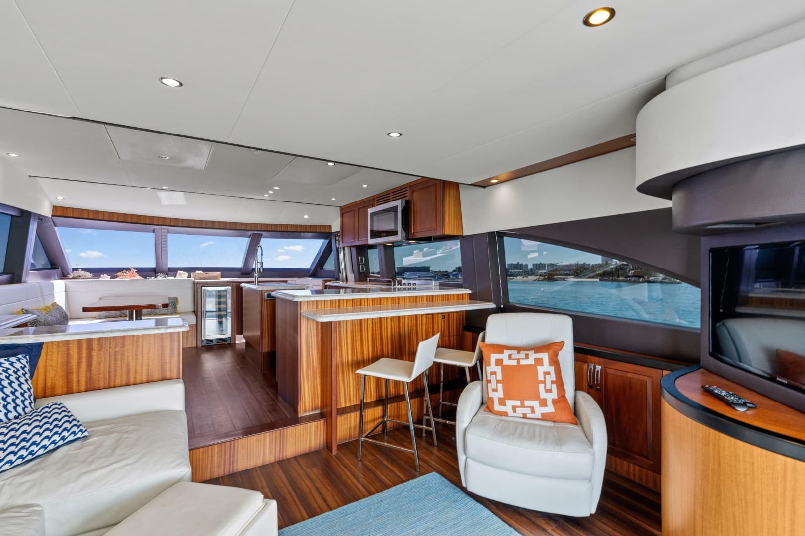 2013 Hatteras 60 Motor Yacht