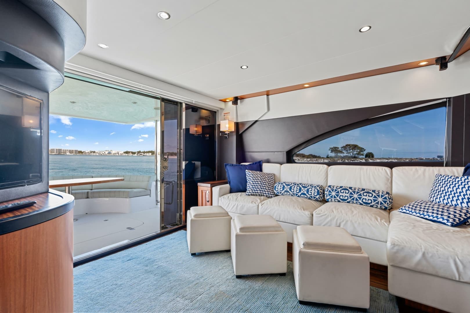 2013 Hatteras 60 Motor Yacht